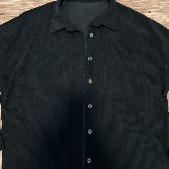 Amazon Women’s Black Corduroy Button Up shirt Size Small - Picture 2 of 2